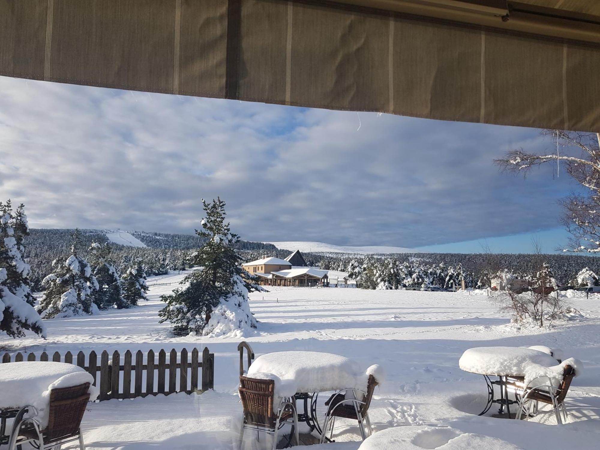 Chalet Hotel Du Mont Lozere Cubieres Exteriör bild
